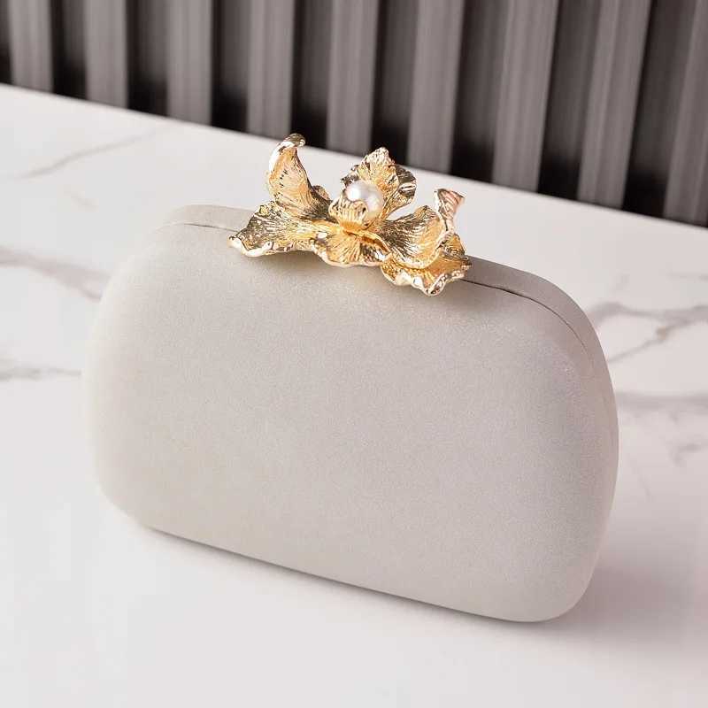 New Dinner Bag Metallic Flower Embellished Clutch Bag Party Gift Bag Popular Wedding Ladies Evening Gown Shoulder Bag M250625