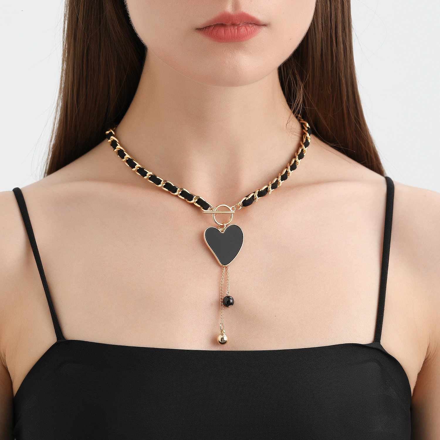 Jewelry Wrapped Veet Black Heart Mother-of-Pearl for Women Minimalist Style Collarbone Chain Tassel Necklace Jewelry for Women
