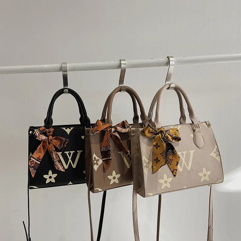 Best Seller Designer Bag Fashion-Forward 2025 Women's Tote Multi Functional Designer Shoulder Cssbody Bag With Embidered Letters Detachable Bow C