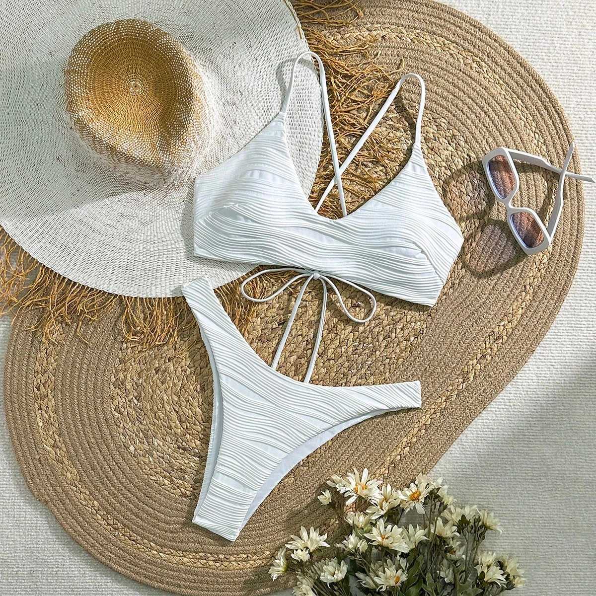 2025 European and American swimsuits womens swimsuits fashion new pits sexy fresh solid color bikinisXJ250624