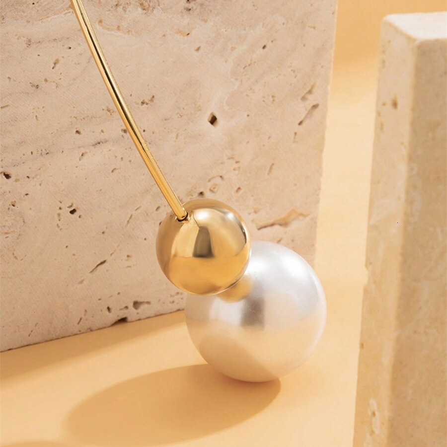 Japanese And Korean Minimalist Design Sense Women S Choker Personality Inlaid Pearl Alloy Necklace High End Clavicle Chain