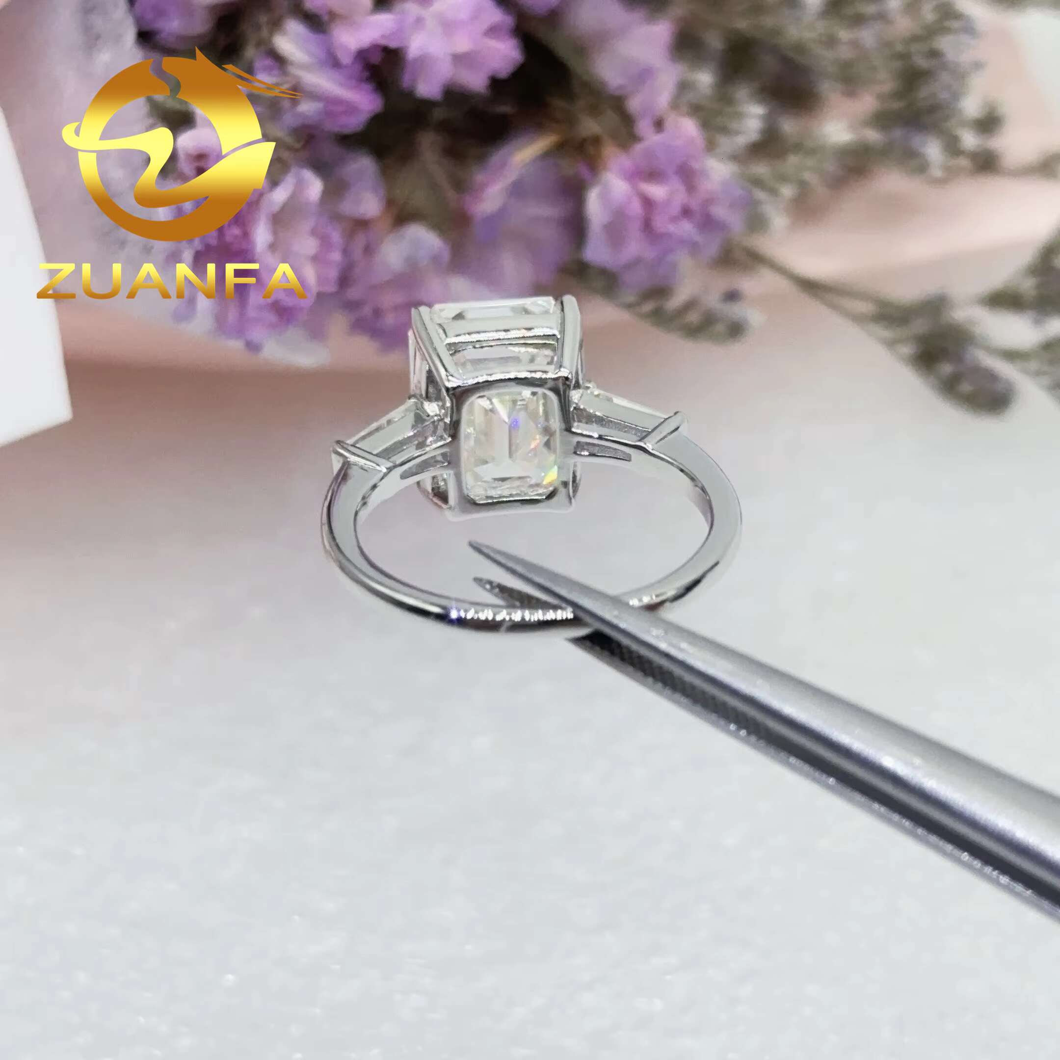 Fashion Women Jewelry Emerald Cut Moissanite Diamond Ring 5carat VVS Engagement Ring Sterling Silver 925