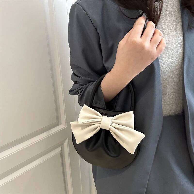 New Round Handbag for Girls in Autumn The Bow Crossbody Is Fashionable and Versatile Pleated Women's Bag Trend