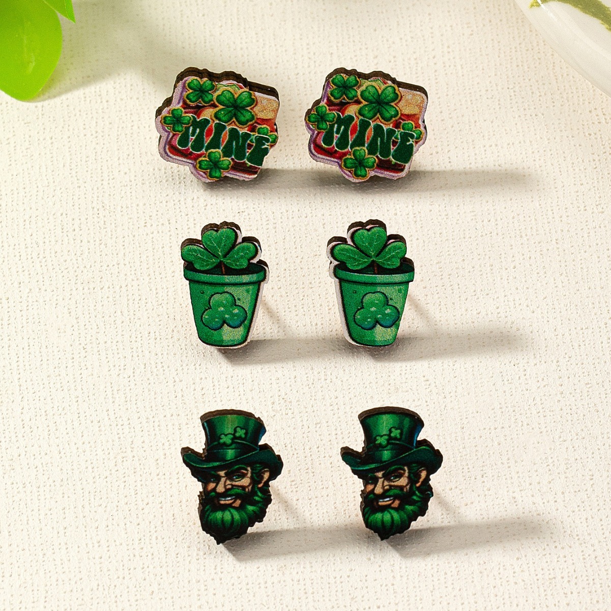 1 Set of 3 Pairs Green Earrings Four-Leaf Clover Wooden Material Exquisite Small Fresh Forest Style