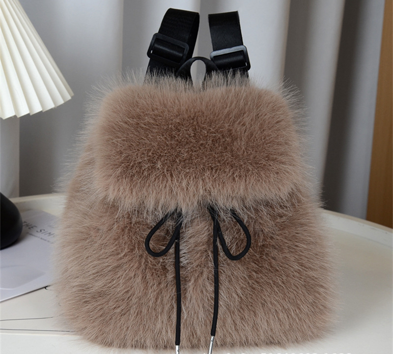 hot free shipping Backpack Style 2025 new fashionable luxury bag crossbody bag Autumn Winter Imitation fur plush bag for womens black pink