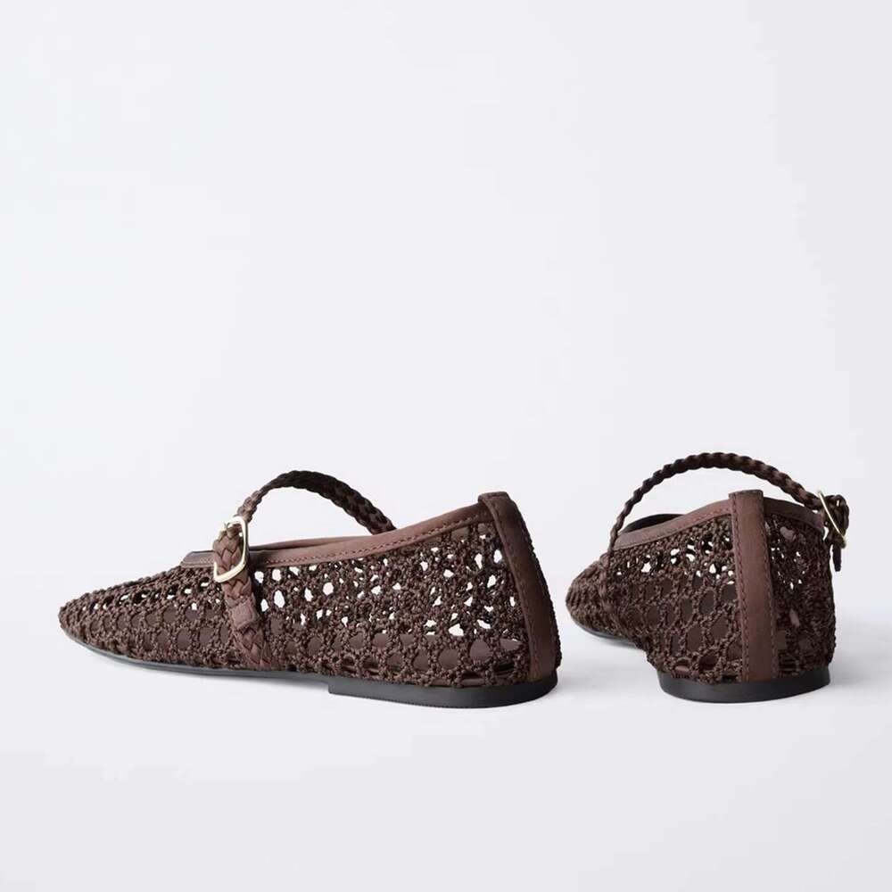 Elegant Fishnet Flat Shoes Summer New Woven Single Strap Metal Buckle Fashion Round Toe Sandals