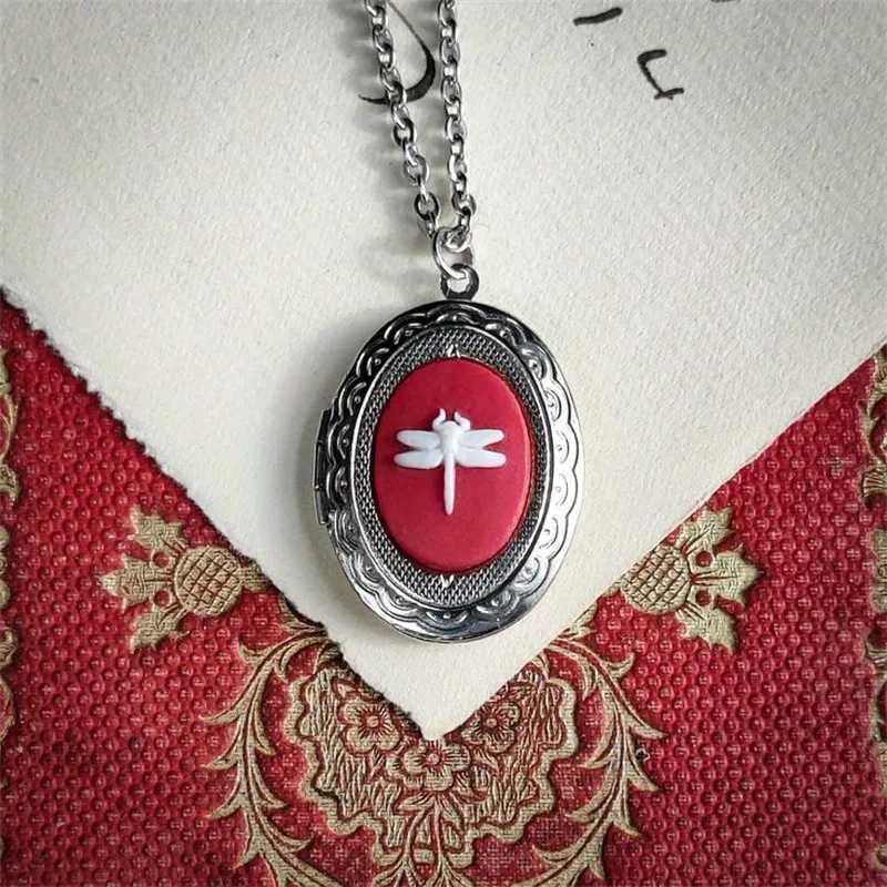 Gothic Vintage Black Red Purple Dragonfly Pendant Necklace Womens Retro Oval Collarbone Necklace Witch Jewelry Gift Accessories V250625