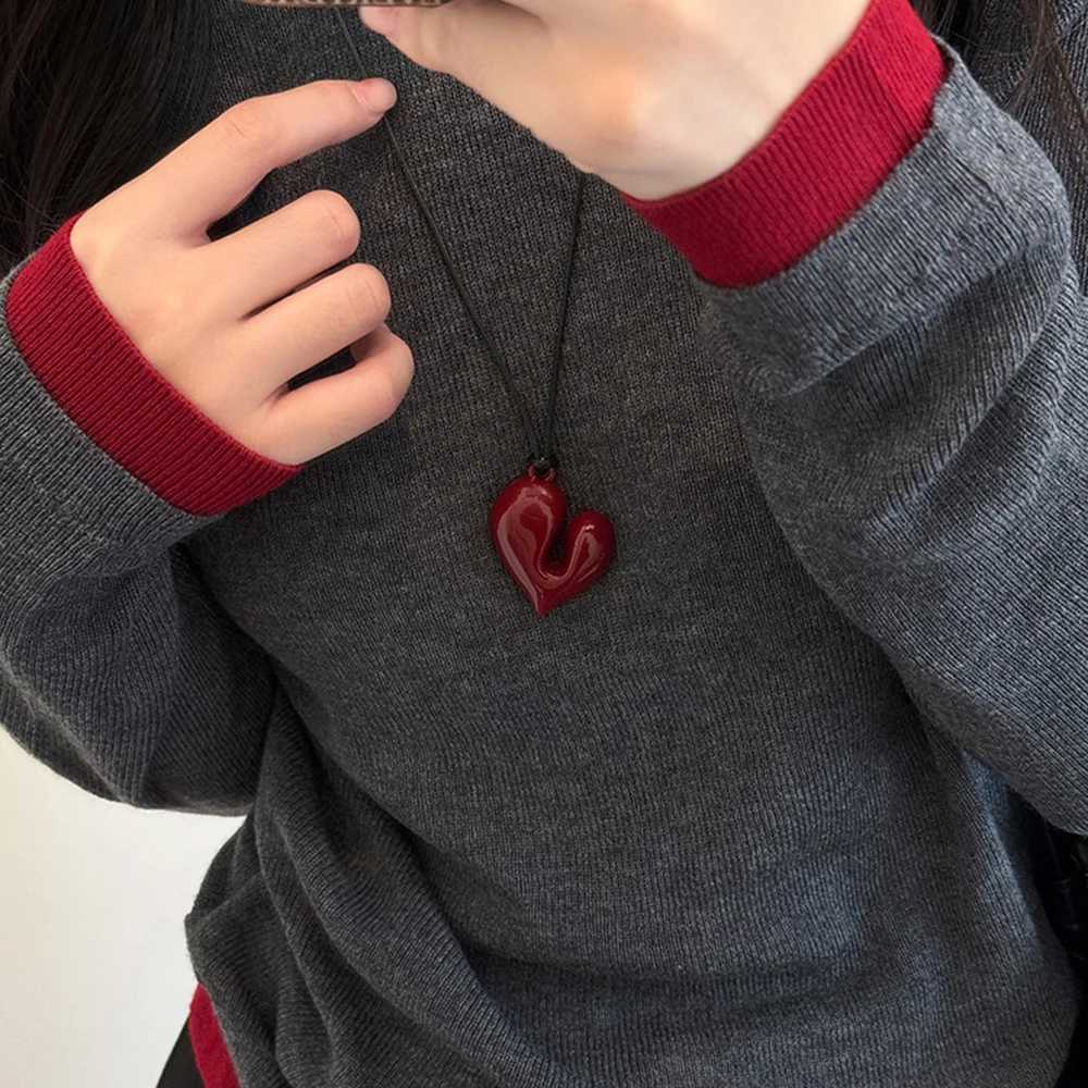 Red Heart Pendant Necklace vintage 80s Aesthetic inspired choker New Fashion Romantic Heart Necklace For Women V250625