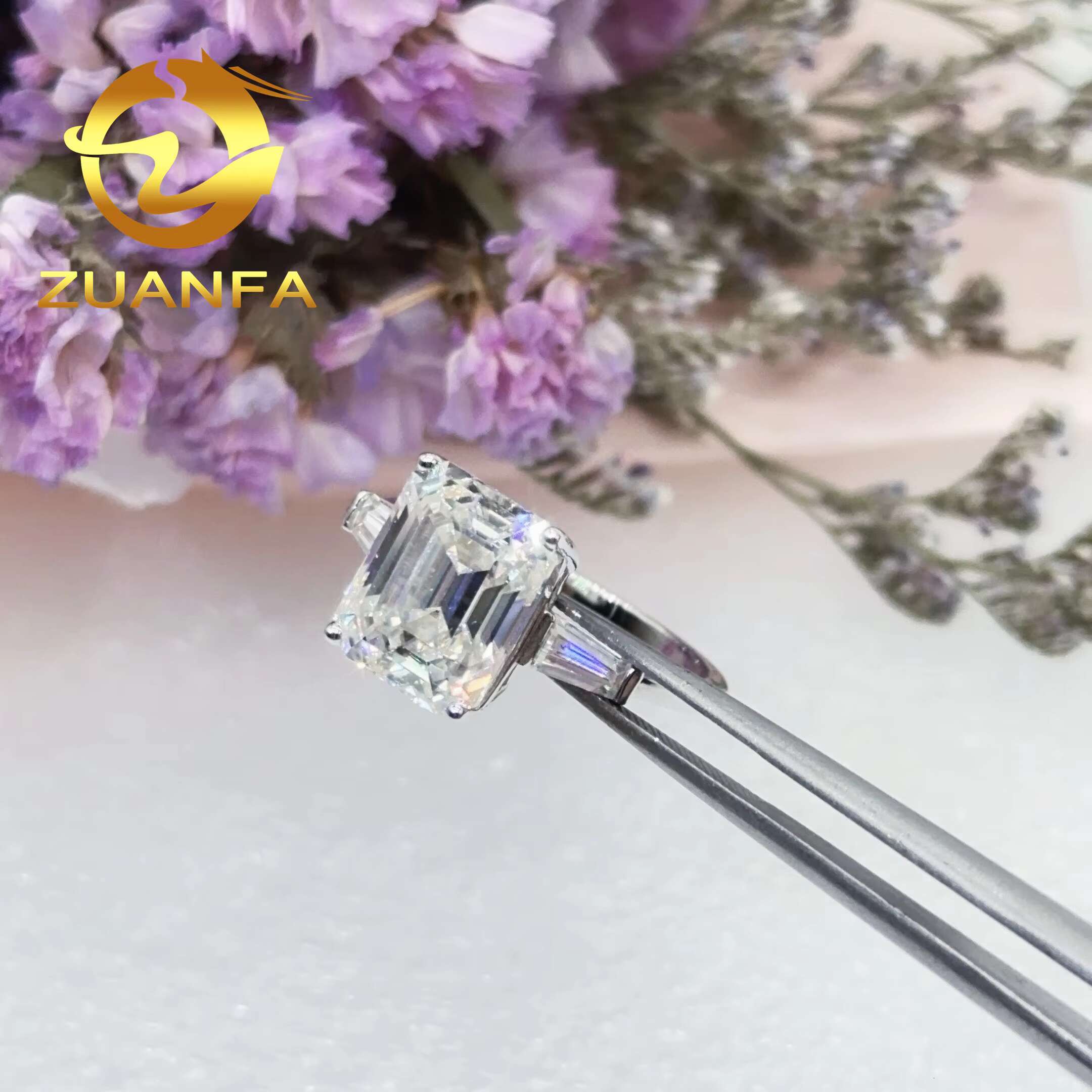 Fashion Women Jewelry Emerald Cut Moissanite Diamond Ring 5carat VVS Engagement Ring Sterling Silver 925