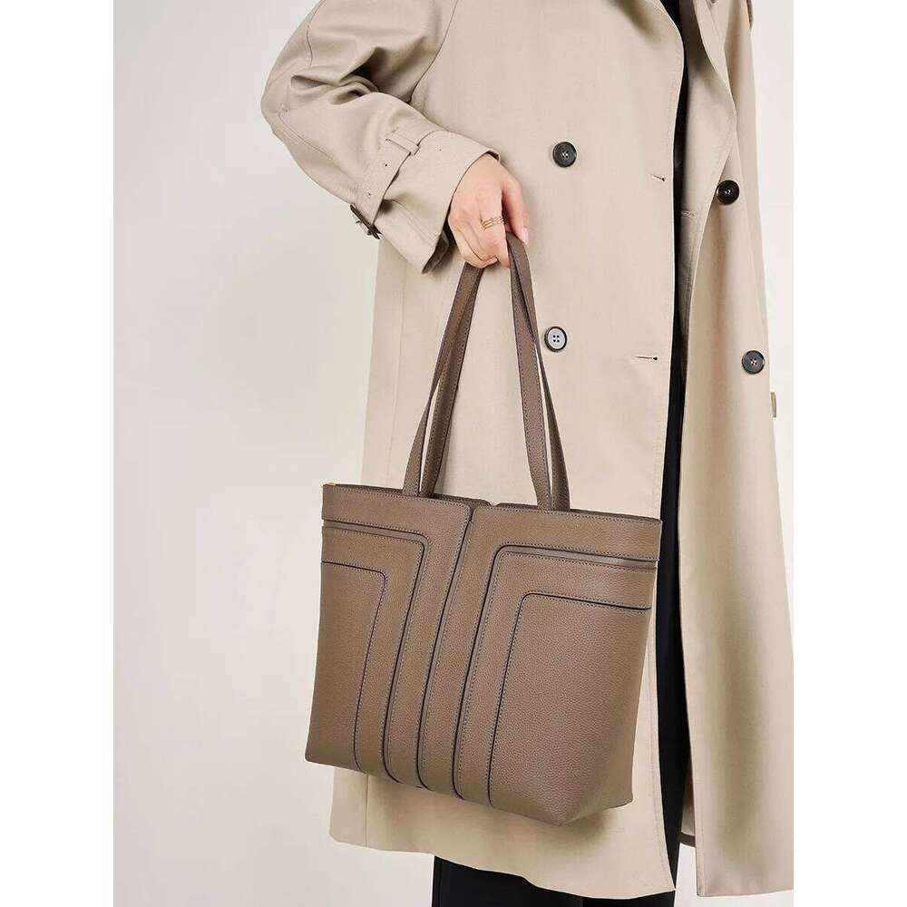 Luxurious Design Bags Genuine Leather Tote 2023 Bucket Niche Design Versatile Commuting Large Capacity Single Shoulder Crossbody Bag