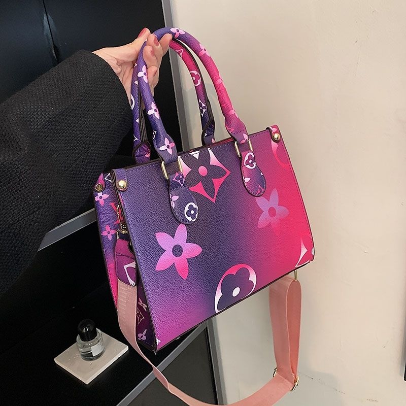2025 Fashion Tote Designer Fashionable and Versatile Chic Handbag Printed Small Square High-End Light Single-Shoulder Crossbody Bag 25cm