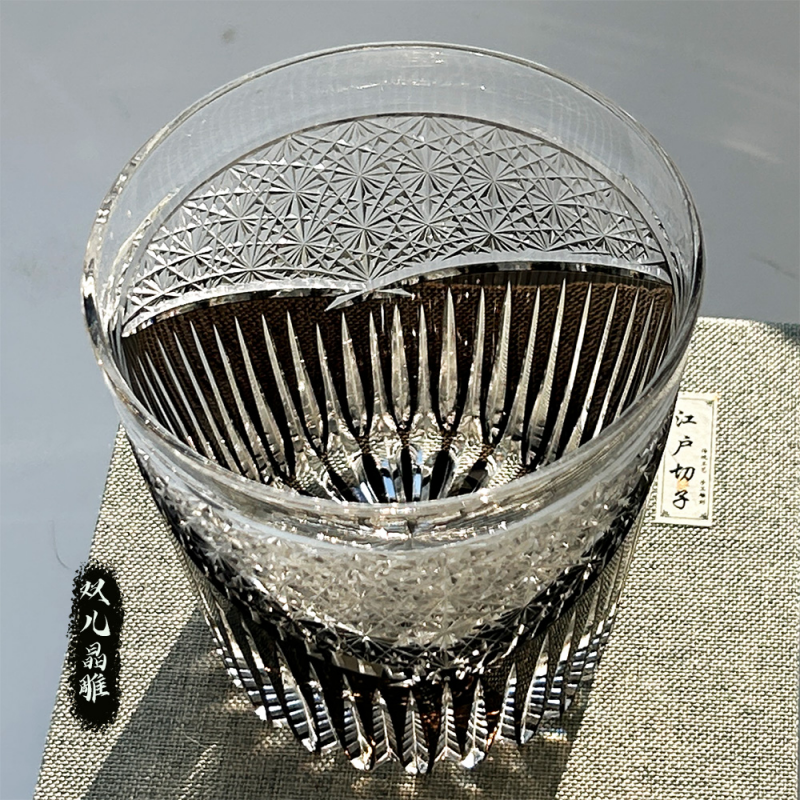 Crystal glass cups with high aesthetic value, high-end water glasses, whiskey glasses, and fashionable foreign wine glasses