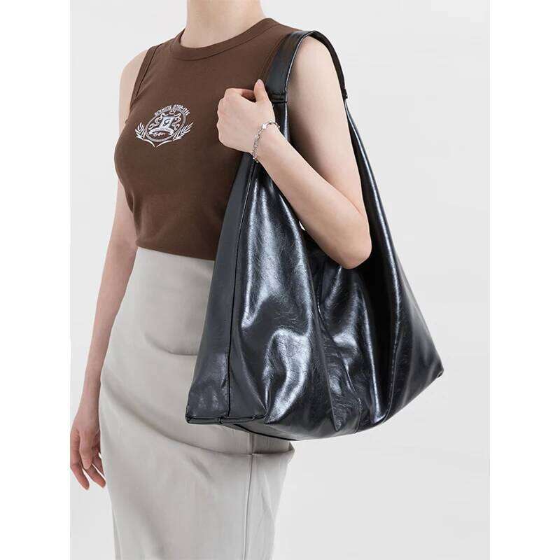 Designer Bag Luxury Bag Chic Female Hobo Style Handbag: Durable Skinned Fabric with Roomy Interior & Adjustable Strap