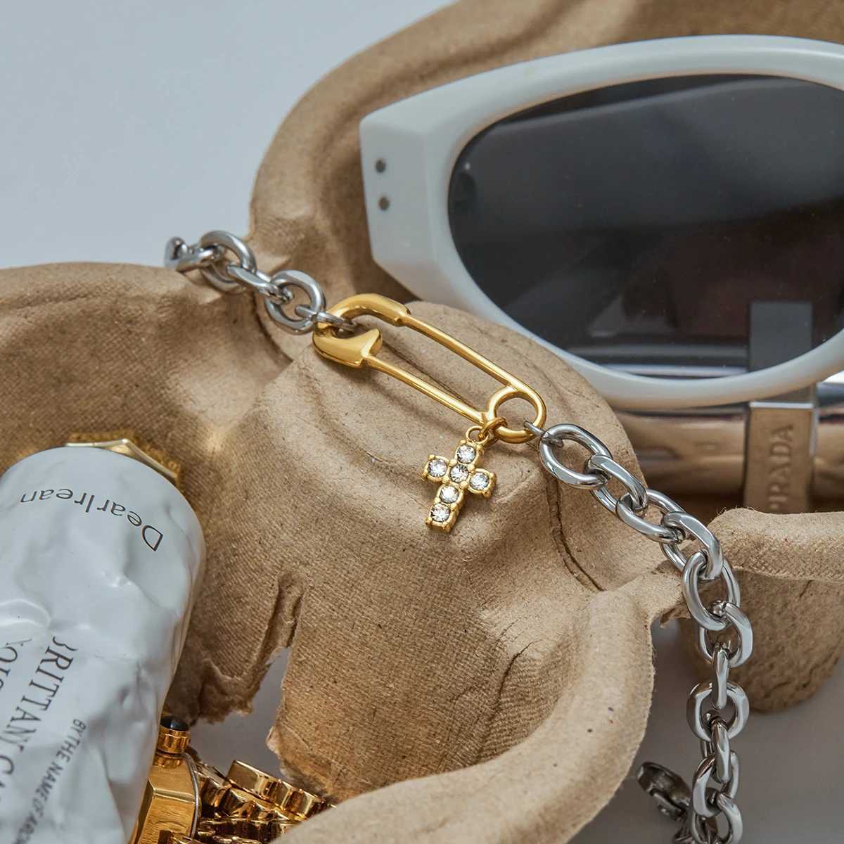 Youthway Clip Clasp Silver Link Chain Bracelet Bangle Unisex Desgin Cross Charm Stainless Steel Waterproof Wrist Jewelry New X250625