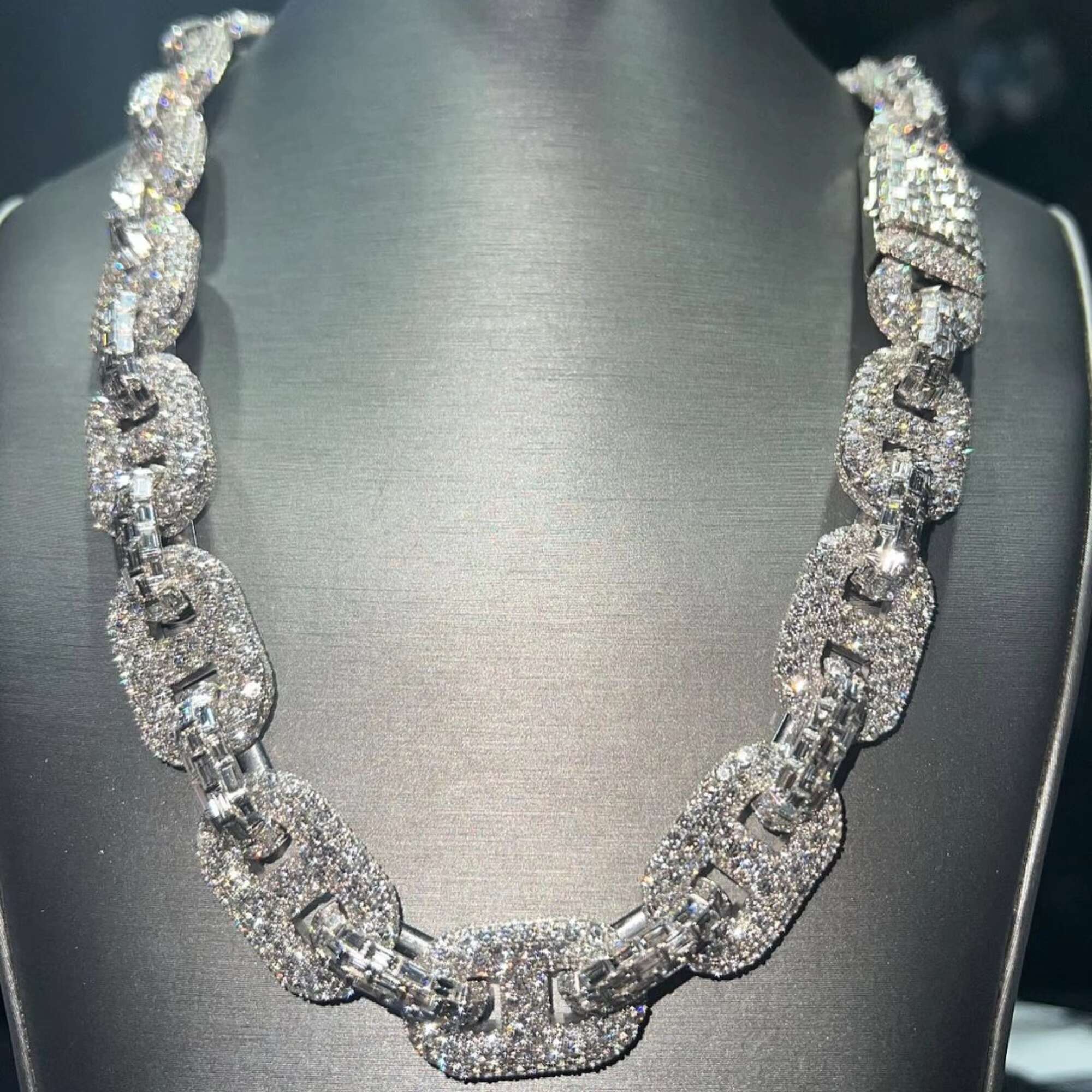 Best Quality Customized 18mm Cuban Link Moissanite Diamond Chain 925 Sterling Silver White Gold Necklace