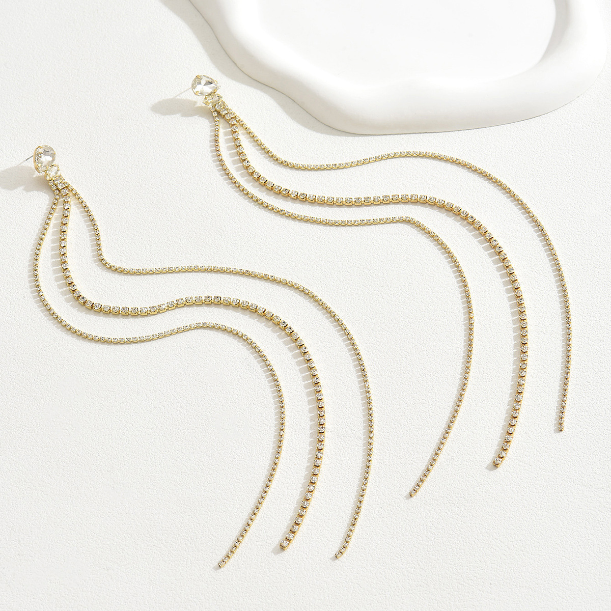 Fashion Inlaid Long Women S Personality Tassel Design Stud Earrings