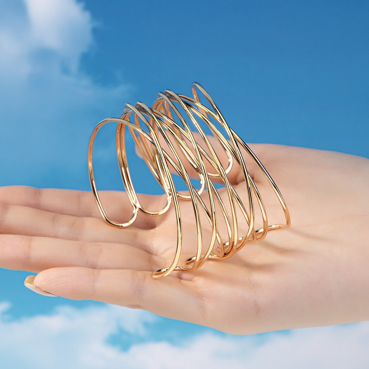 1 Interwoven Hollow Exaggerated Simple Trendy Fashion Bracelet for Women Korean Version Elegant Decorative Jewelry