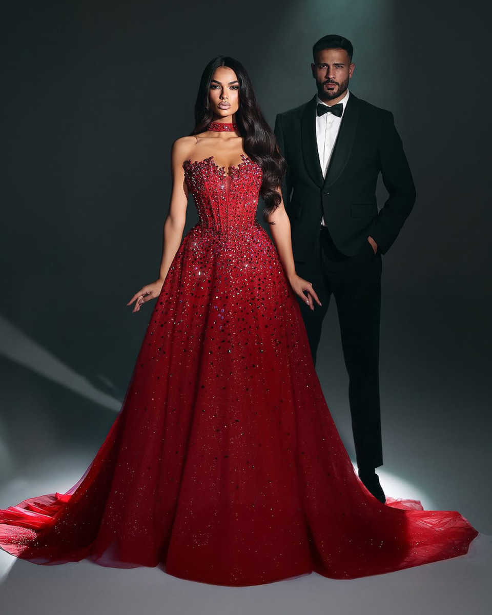 Graceful Red Evening Dresses A-Line Formal Occasion With Appliques Crystals Sequins Back Cape Prom Floor Legnth Vestido De Noite Customized