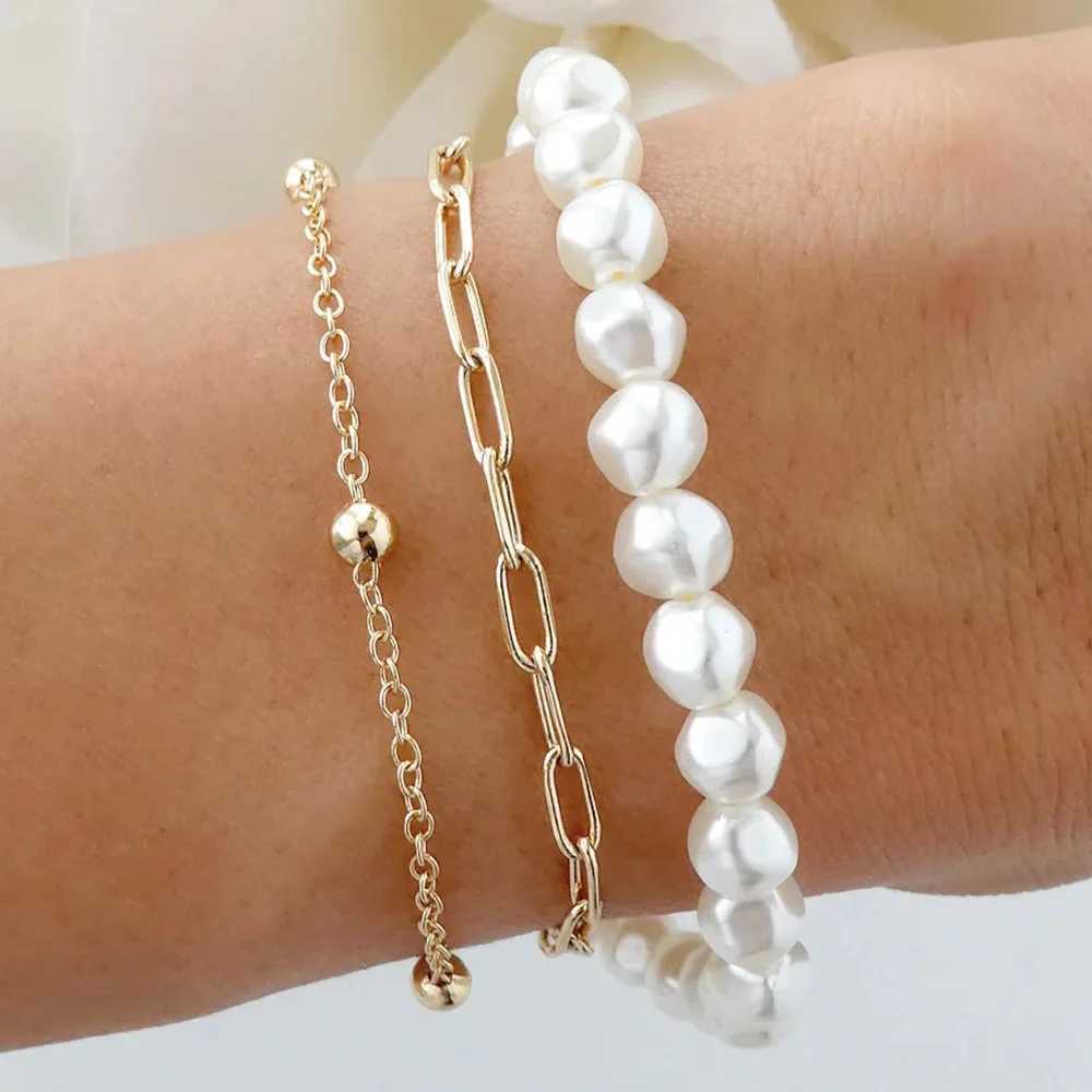 Vintage Irregular Imitation Pearl Bracelet For Women Fashion Golden Pendant Bracelet Fashion Girls Sweet Jewelry X250625