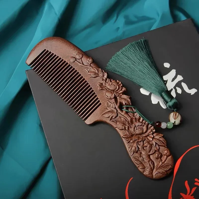 Natural Sandalwood Combs Solid Wood Carving Comb Anti-Static Beard Comb Handicraft Hair Styling Year Valentines Day Gift 250625