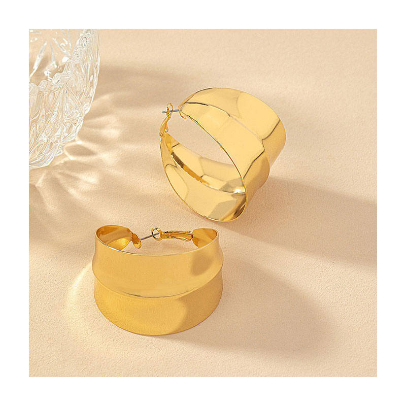 Hot Sale Fashion Geometric Wide Hoop Earrings Unique Design Vintage Metal Drop Earrings