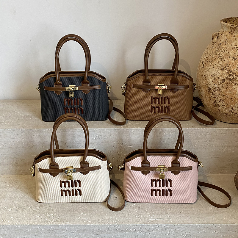 2025 Designer Bags Genuine Leather Crossbody Shoulder Bag Adjustable Strap Spacious Purse Fashion Accessories