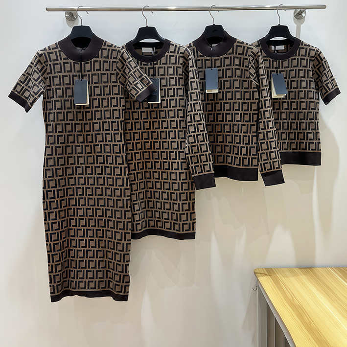 High quality designer women's T-shirt skirt, fashionable small jacquard slim fit street style round neck short sleeved dress, spring and summer classic new style
