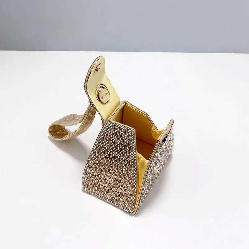 Rhinestones Luxury Evening Bags For Women New In High Quality Pyramid Shape Fashion Chic Point Party Clutch Purse Free Shipping M250625