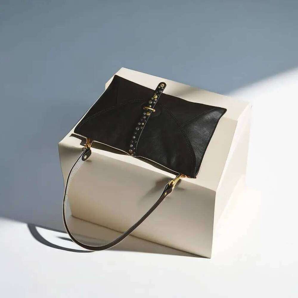 Luxurious Design Bags New Handheld Envelope Handmade Retro Head Layer Cowhide Texture Rivet Small Design Women's One Shoulder Crossbody Bag
