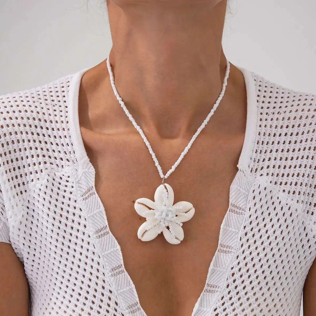 KunJoe 3 Colors Boho Scallop Flower Pendant Necklace for Women Aesthetic Acrylic Seed Beads Choker Summer Beach Neck Jewelry Y2K 250625