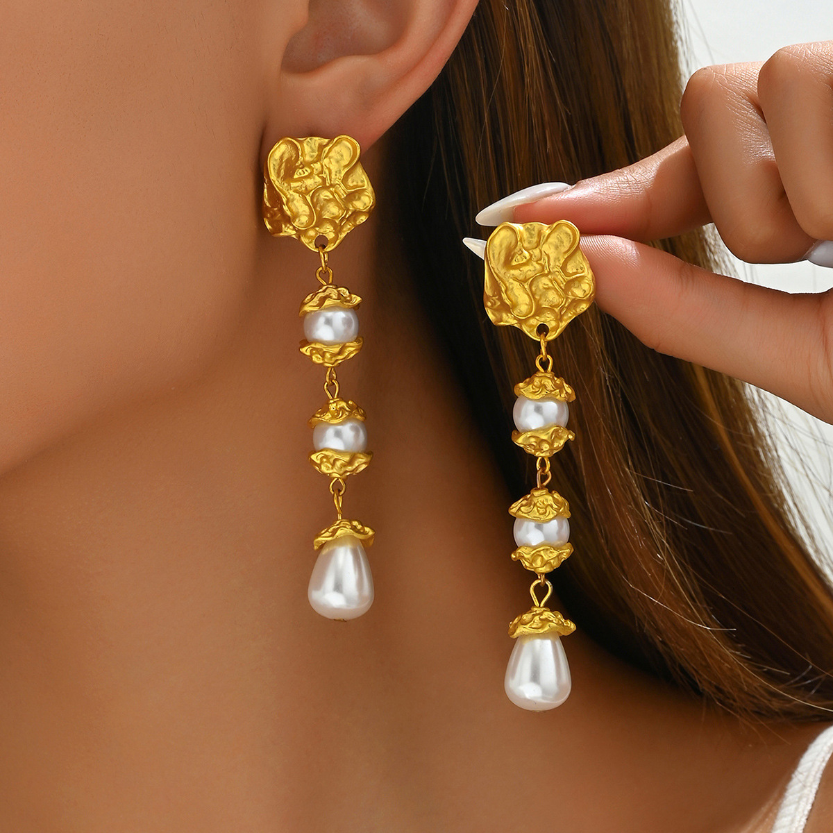 Palace Style Geometric Metal Women S Inlaid Pearl Design High End Earrings