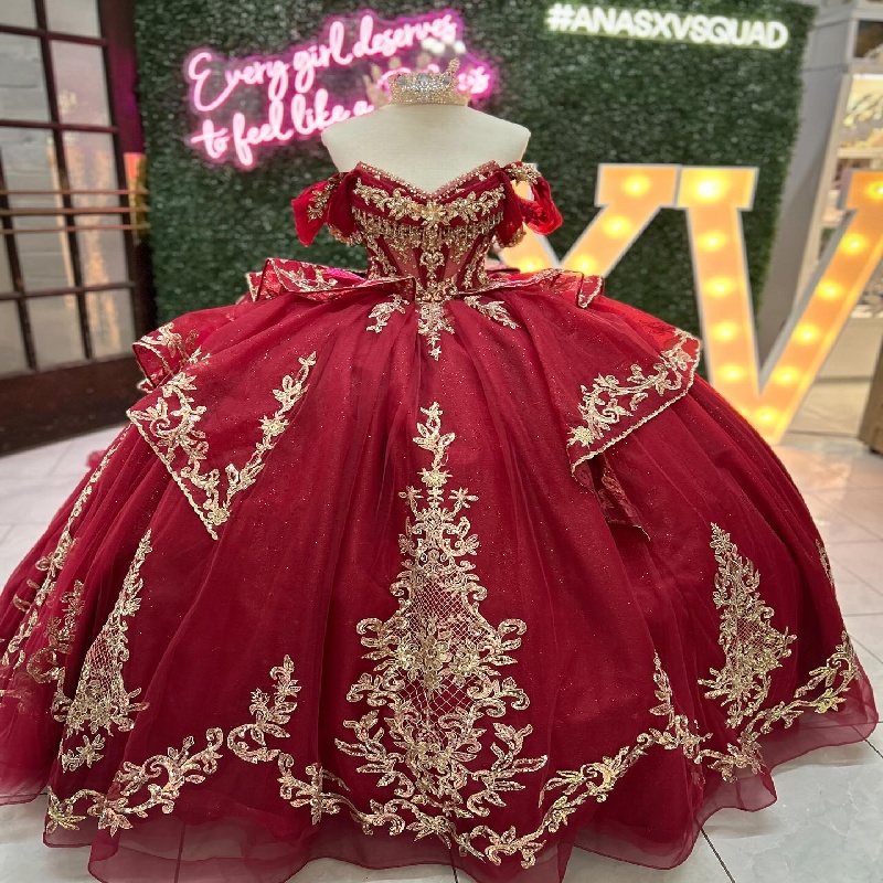 Luxury Red Gold Lace Quinceanera Dress 2025 Cap Sleeves Beaded Sweet 16 Birthday Party Gown Chic Vestido De Debutante Xv 15 anos Elegant Formal Occasi
