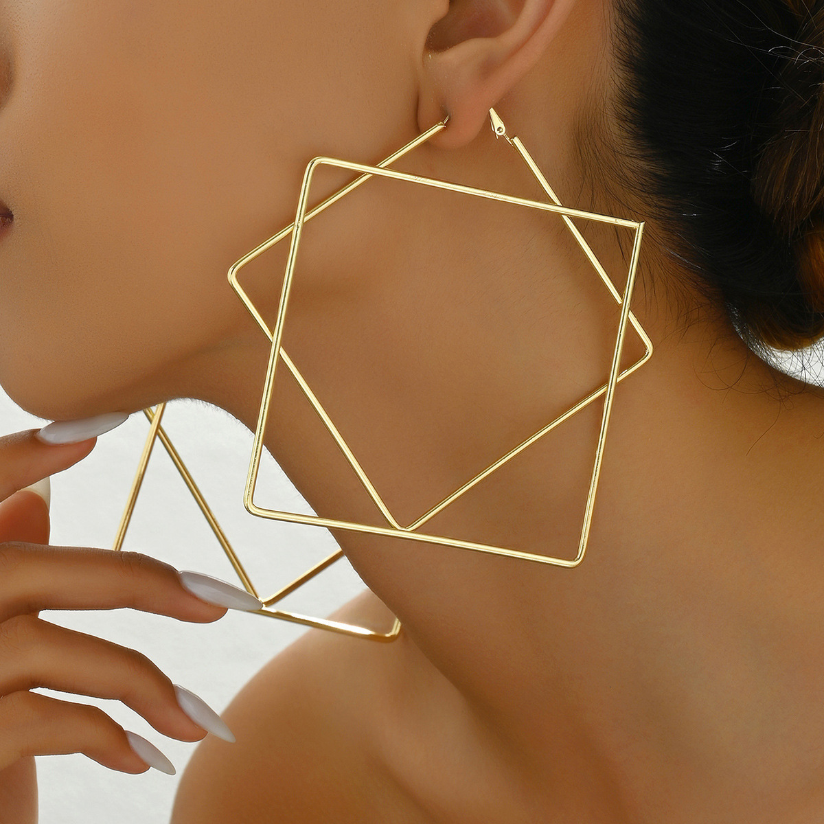 Small Fragrance Style Women S Personality Exaggerated High End Sense Design Drop Earrings Electroplated Alloy Studs