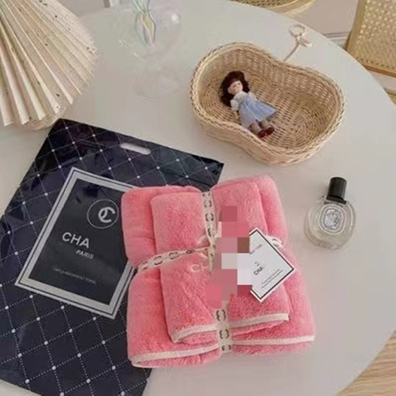 Luxury Bath Towel Set Coral Velvet Designer Towel Letter Face Towels Absorbent Men Womens Wash Cloths Towels