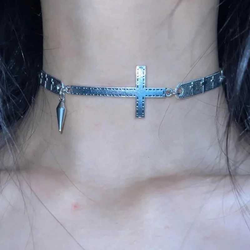 Punk Jewelry Spliced Cross Rivet Necklace Grunge Rock Cool Accessories Cool Necklace Women Goth Korean Fashion Choker V250625
