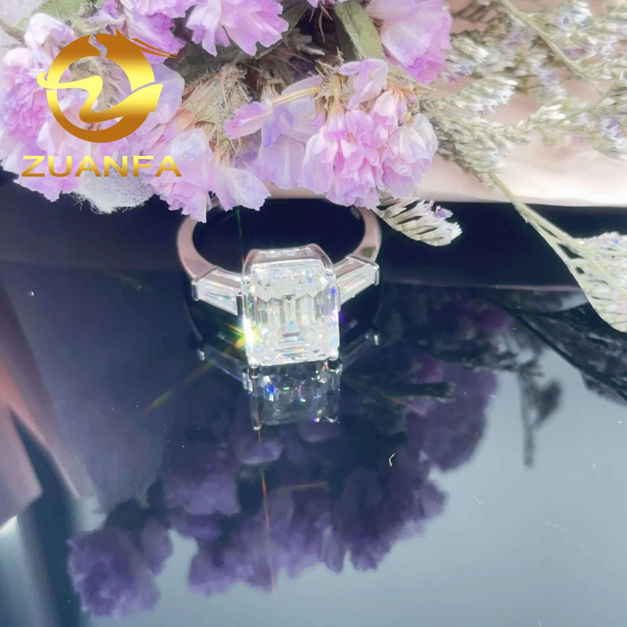 Fashion Women Jewelry Emerald Cut Moissanite Diamond Ring 5carat VVS Engagement Ring Sterling Silver 925