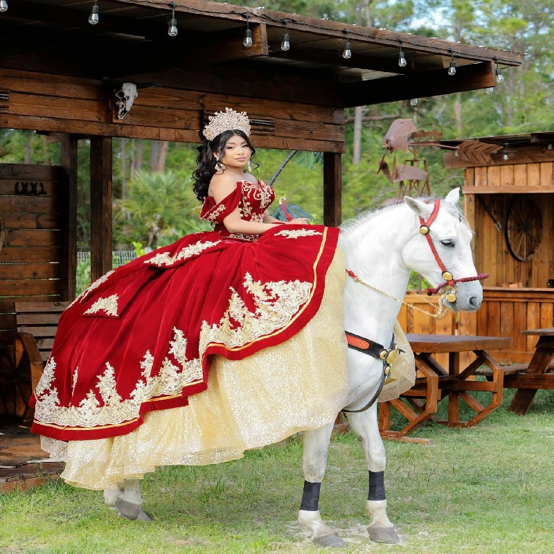 Sparkly Red And Gold Quinceanera Dress Charro Crystal Ball Gown Birthday Dress Lace Sweet 16 Party Ballkleider Vestido De Debutante Xv 15 anos 2025