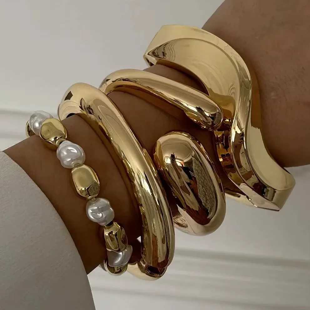 Vintage Metal Irregular Wave Twist Bracelet for Women Gold Color Exaggerated Chunky Cuff Bangle Hip Hop Party Punk Jewelry Gift X250625