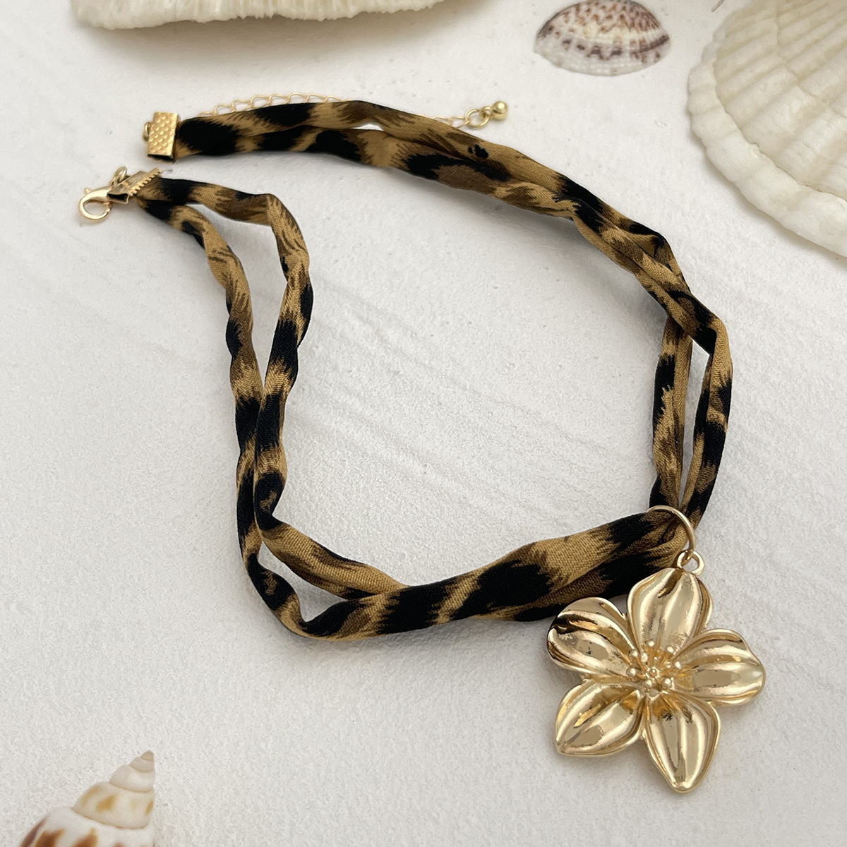 Ocean Style Exaggerated Starfish Pendant Clavicle Niche Leopard Print Short Flower Choker Necklace