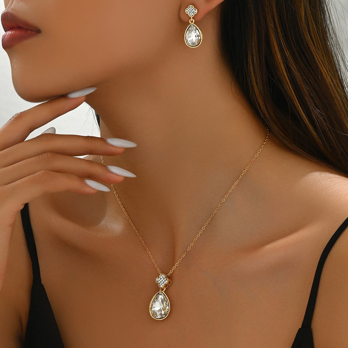 Minimalist Women S Geometric Earrings And Necklace Set Unique Water Drop Inlay Design Clavicle Chain Jewelry