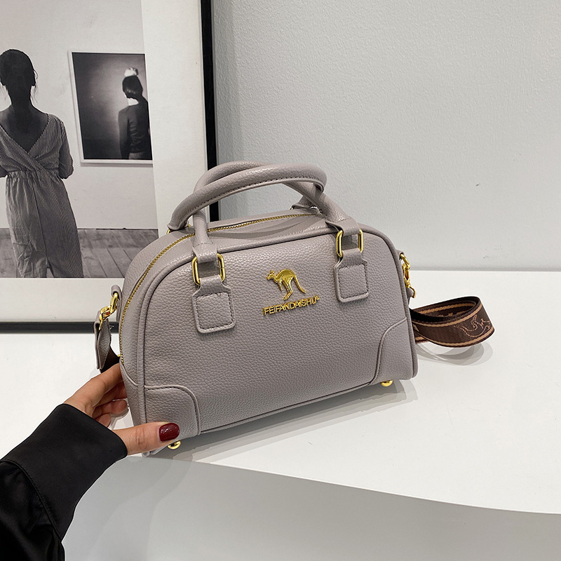 Free shipping new designer bag Shoulder Bags For woman Textured bowling bag crossbody bag minimalist and versatile Boston bag handbag
