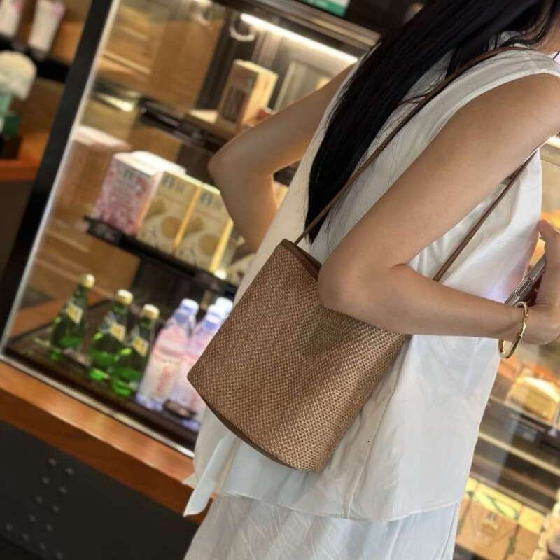Summer New fanshion Raffia Woven Large Capacity Bucket Handheld Letter sac Tote Shoulder Bag Travel Vacation Luxury designer tote bag