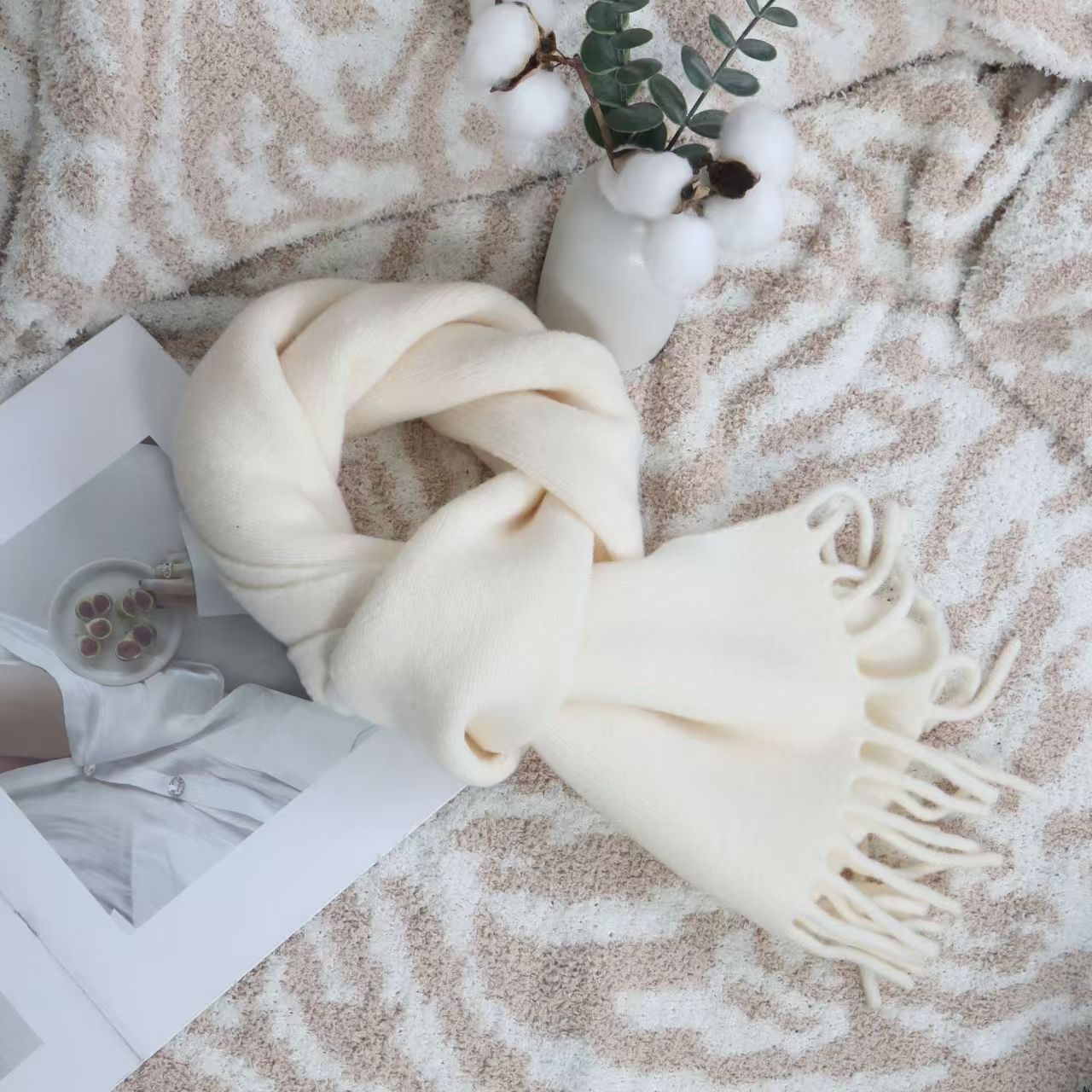 T1063 pure wool scarf female Korean hot sale winter high-grade tassel warm short small neck scarf couple