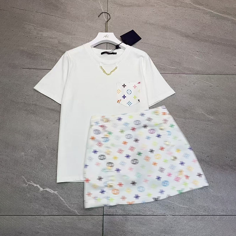 New Women's Summer Set Luxury Brand Famous Female Designer Round Neck Chain Design T-shirt with Printed Short Skirt Set High Quality Women's Clothing
