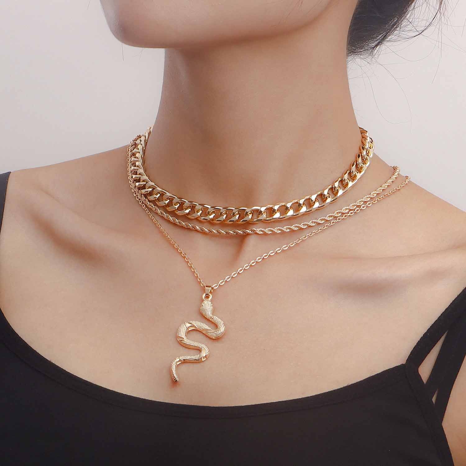 Trendy Snake-Shaped Element for Women, Niche Design Sense, Ancient Snake Pendant Choker Necklace Jewelry for Women