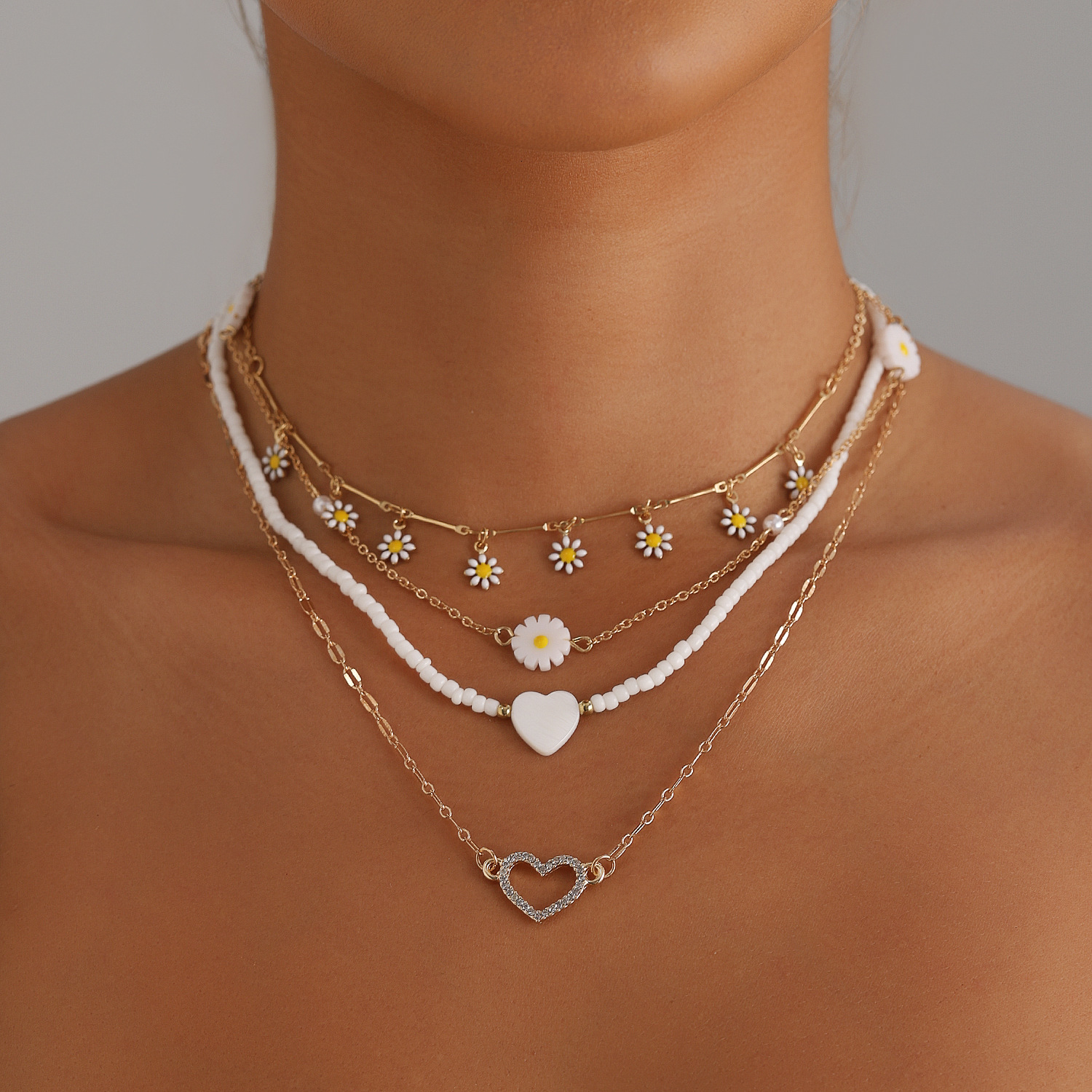 Accessories Elegant Fashion Small Fragrance Multi-layer Heart Necklace Trendy Sexy Layered Collarbone Chain for Women Jewelry for Women