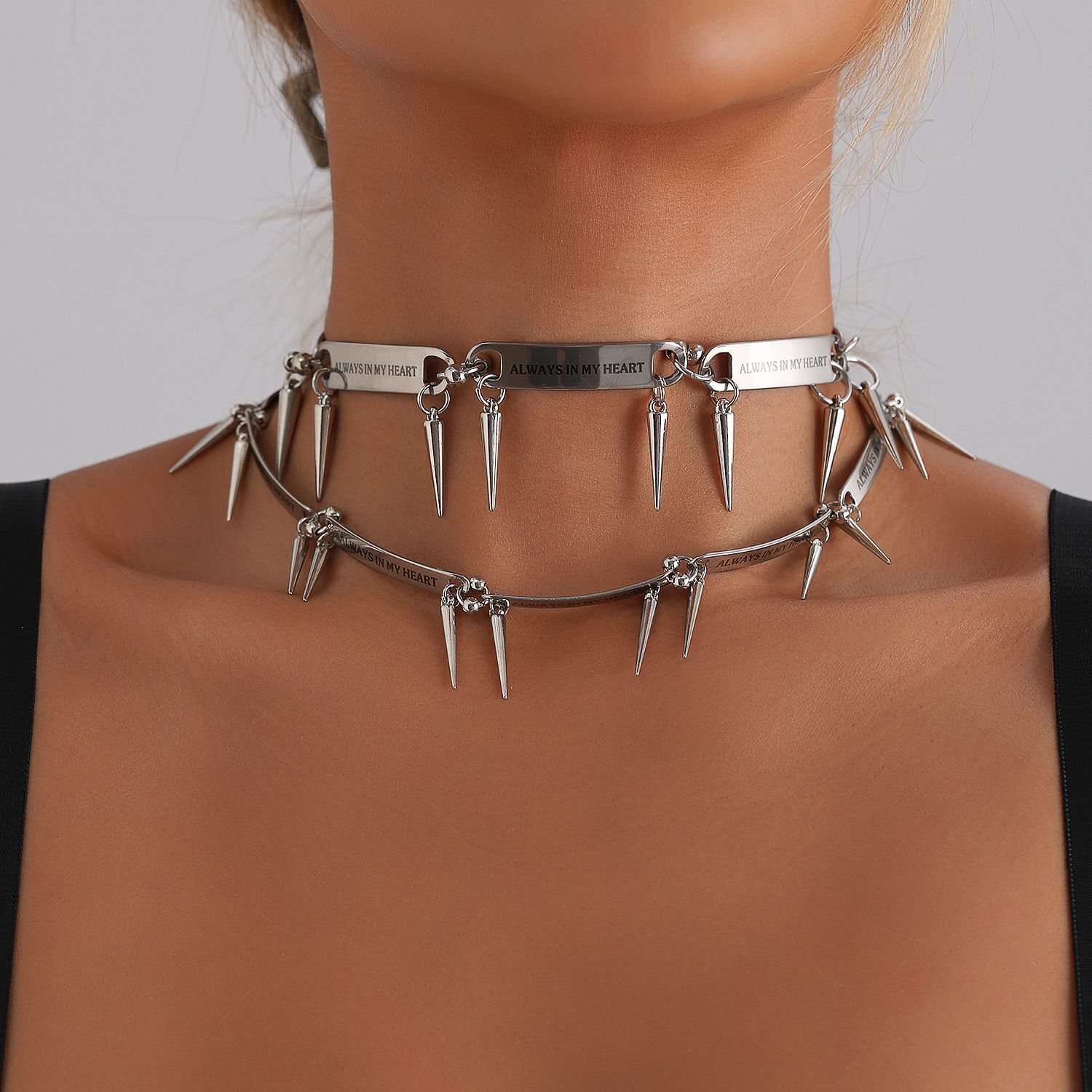 Jewelry Heavy Metal Personality Minimalist Rivet Punk Style Exquisite Hot Girl Choker Necklace Jewelry for Women