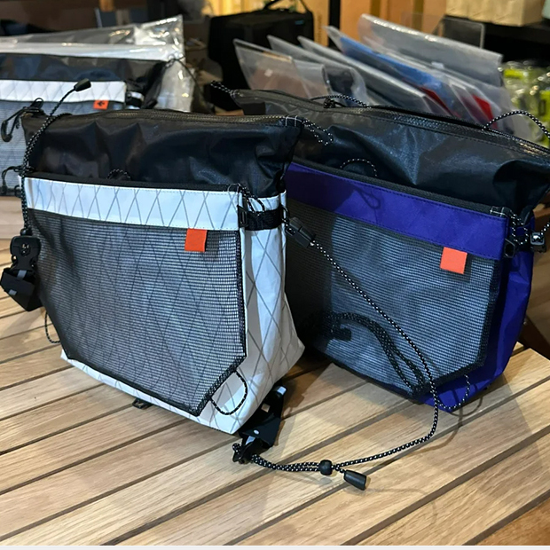 Lightweight casual small shoulder bag, portable hiking and outdoor bag, waterproof and tear resistant single shoulder bag, mountain style crossbody ba