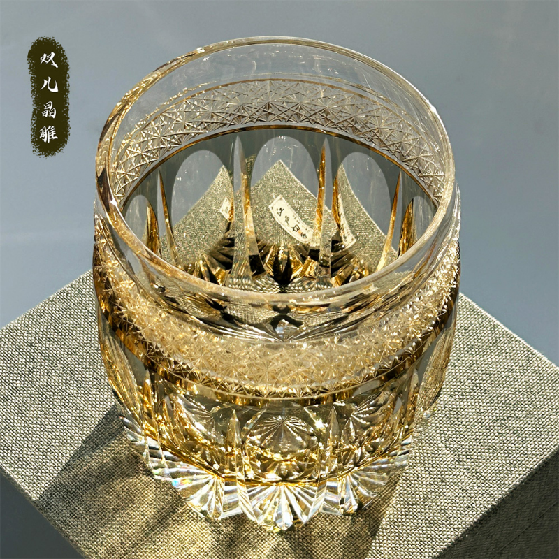 Wine barrel with crystal glass, high-end water glass, whiskey glass, fashionable Western style