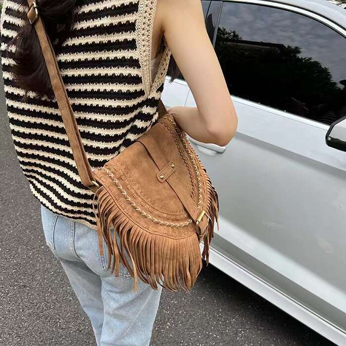 2024 New Beach Single Shoulder Crossbody Faux Suede Tassel Large Capacity Summer Travel Essential Women's Bag